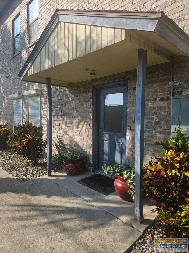 Building Photo - 77 Santa Isabel Blvd Unit N2