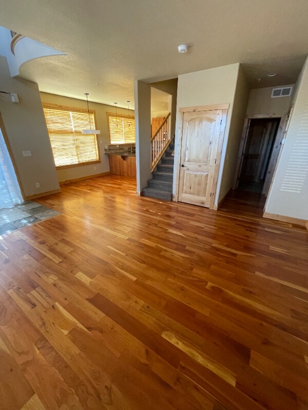 Photo - 275 Carina Cir
