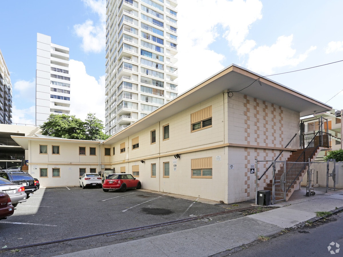 Photo - 2422 Cleghorn St Apartments