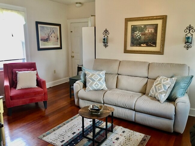 Photo - 314 Nahatan St Unit Great hotel Alternative