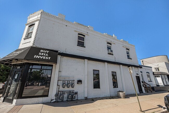 Building Photo - 4 W Arkansas Ave Unit 4 W Arkansas Ave -  1 Rental