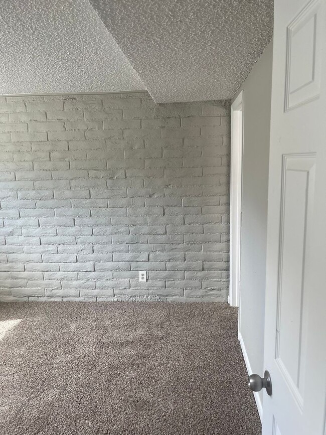 Photo - 3 Bedroom 2 Bathroom Condo in Lakewood Unit 40