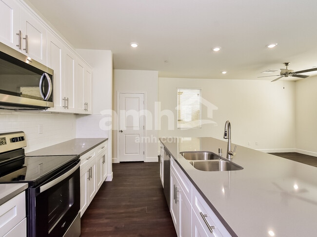 Photo - 297 Austin Bellerose Place