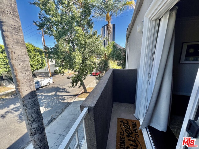 Photo - 355 N Maple St Unit 201