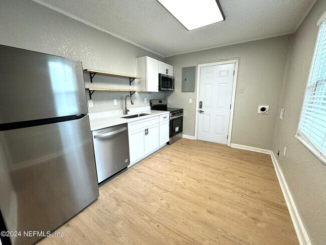 Photo - 5951 Wilmar Rd W