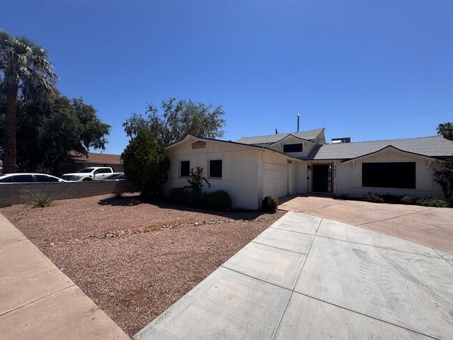 Building Photo - 4623 W Keim Dr