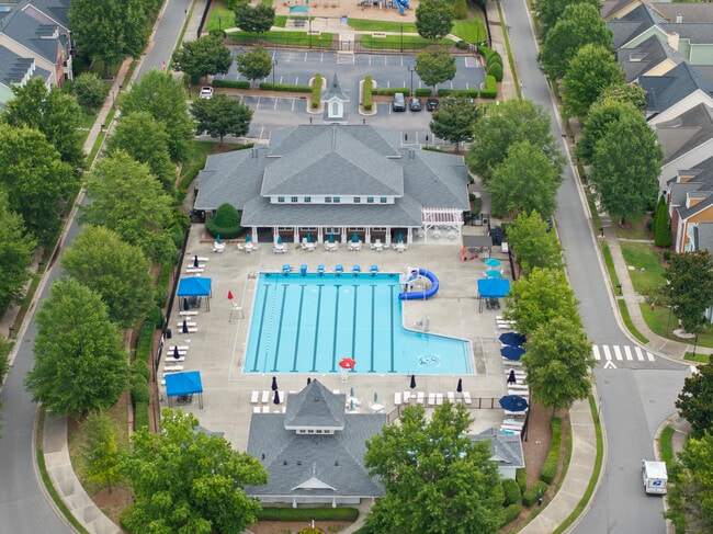 Photo - 1004 Crinoline Ln