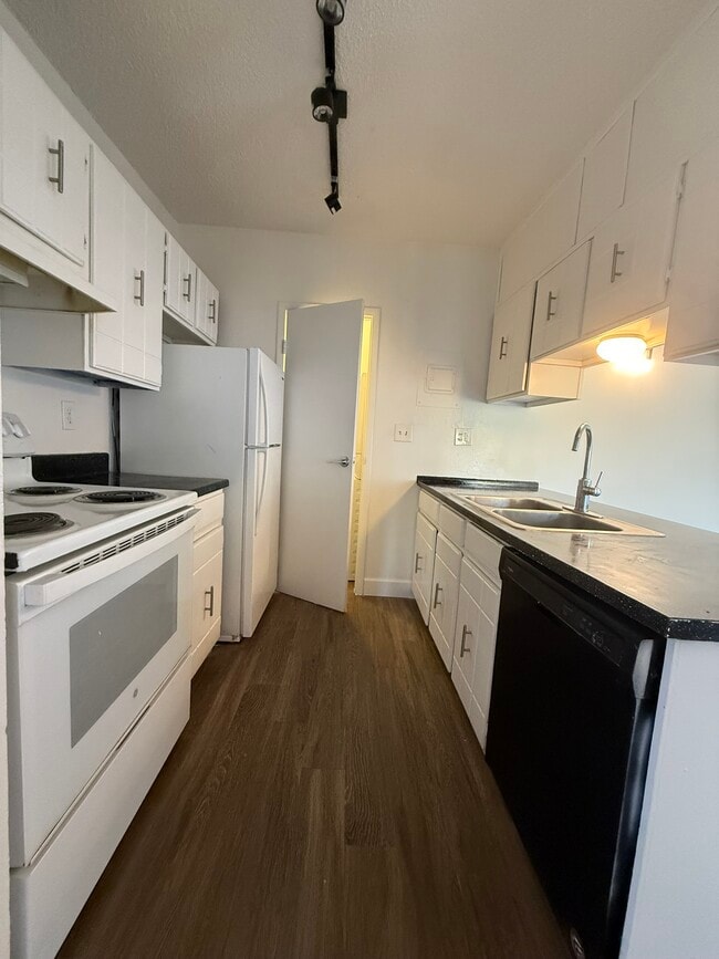 Photo - Squire Apartments