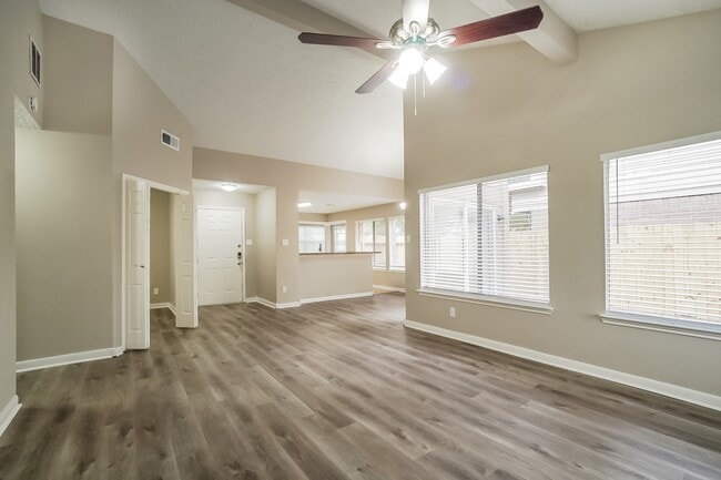 Photo - 1515 Windys Way