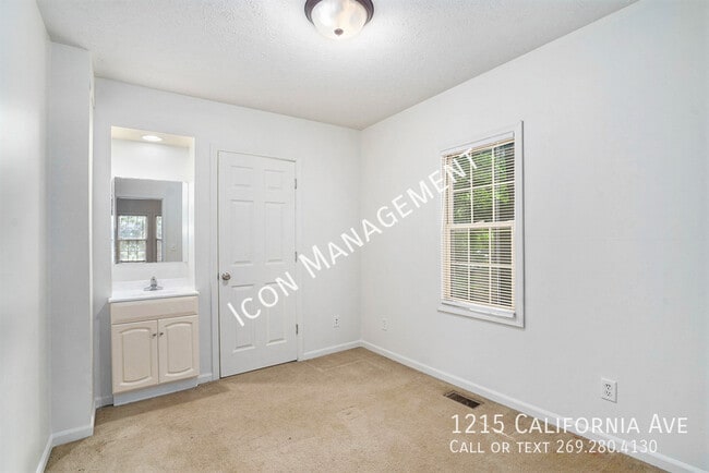 Photo - 1215 California Ave