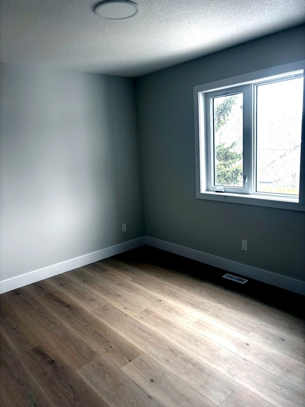Photo - 15215-15109 109 Ave NW