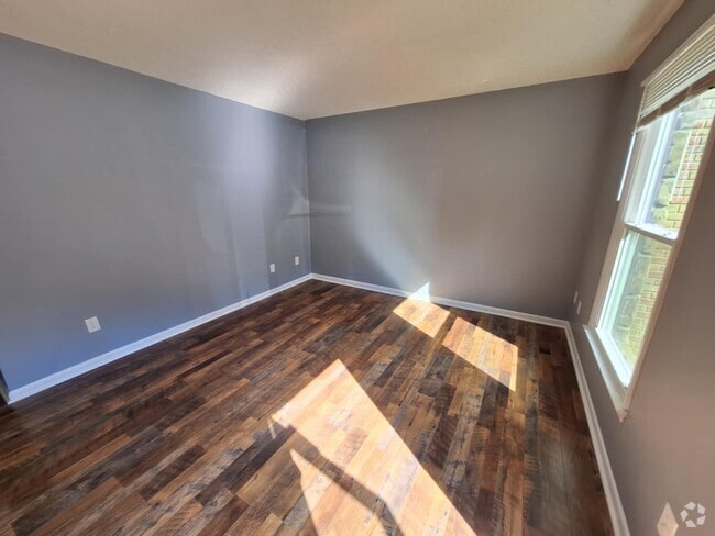 Building Photo - 323 Emerald Dr Rental