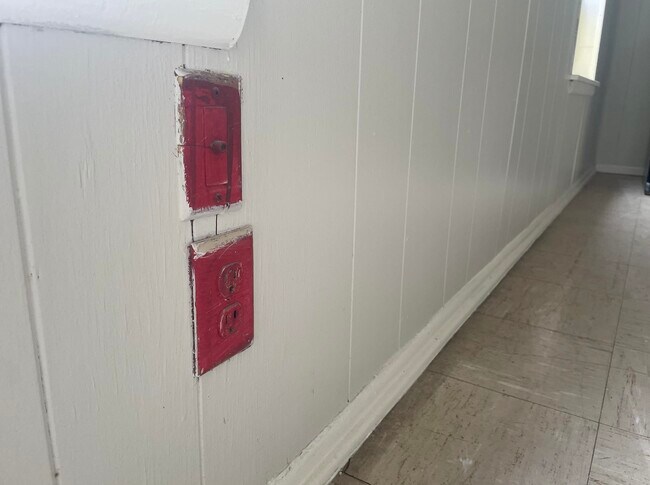 Photo - 705 Bustamante St