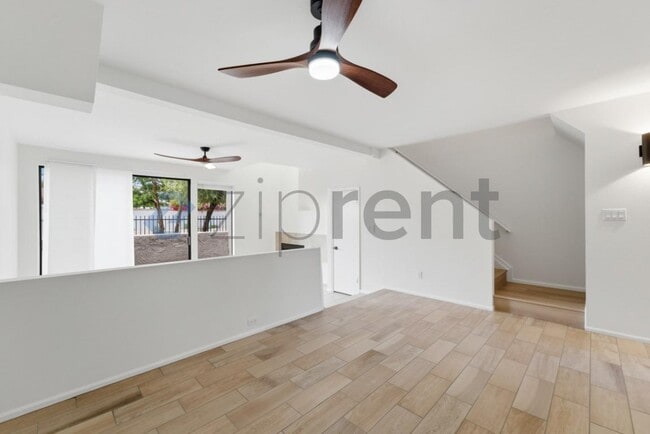 Photo - Unit Unit 1018