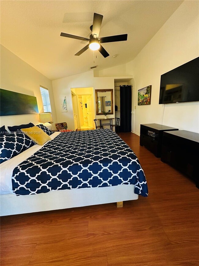 Photo - 415 32nd St Unit 3