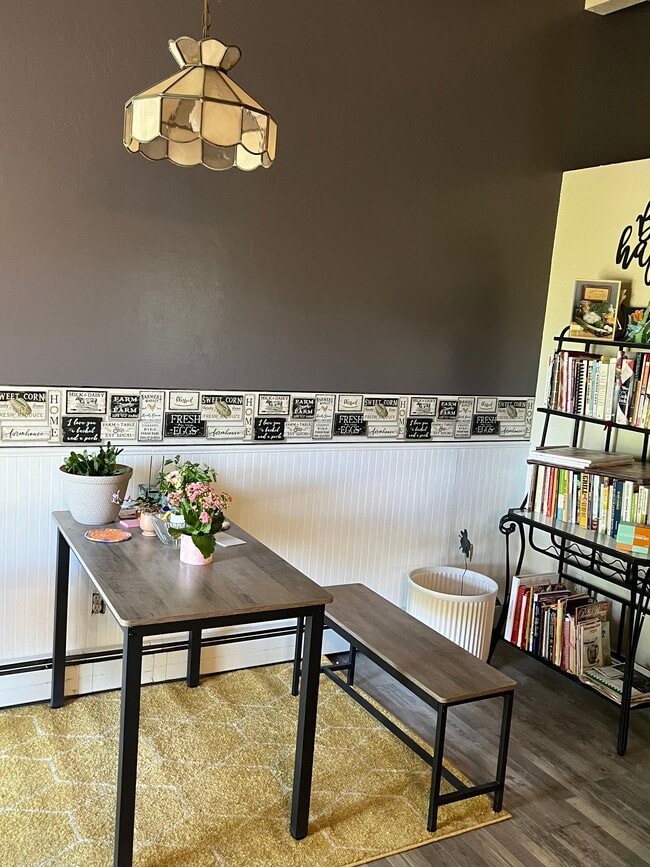 Photo - 467 Meadow Rd