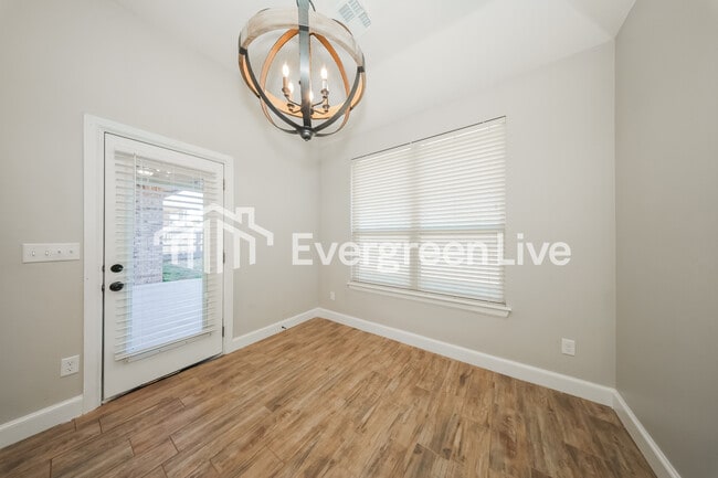 Photo - 2517 SE 38th St