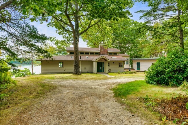 Photo - 735 Mere Point Rd