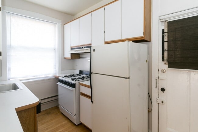 Photo - 1326 Oak Ave Unit A4