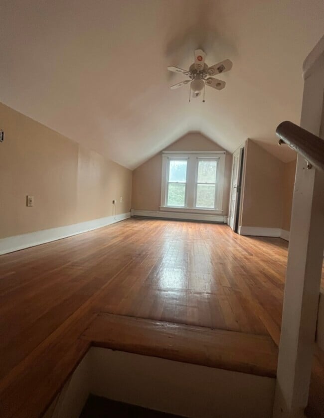 Photo - 182 Jersey St Unit 2