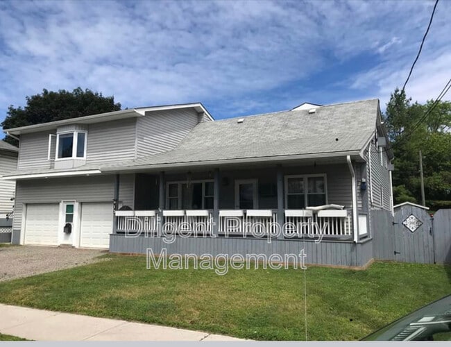 Building Photo - 612 Romaine St