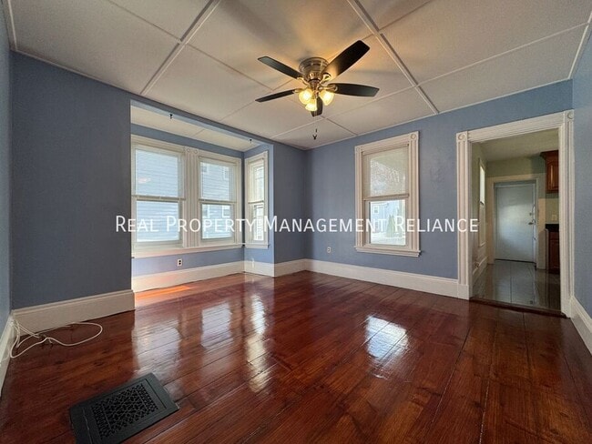 Photo - 98 Eustis St Unit 1