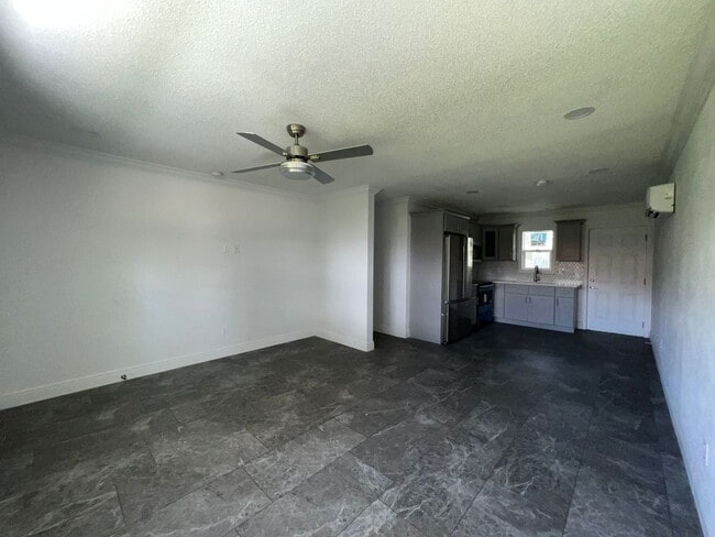 Photo - Fully Renovated 2 Bed, 1 Bath Duplex in th...