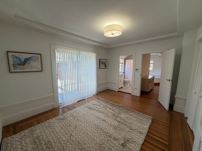 Photo - 879 E 28th St Unit A