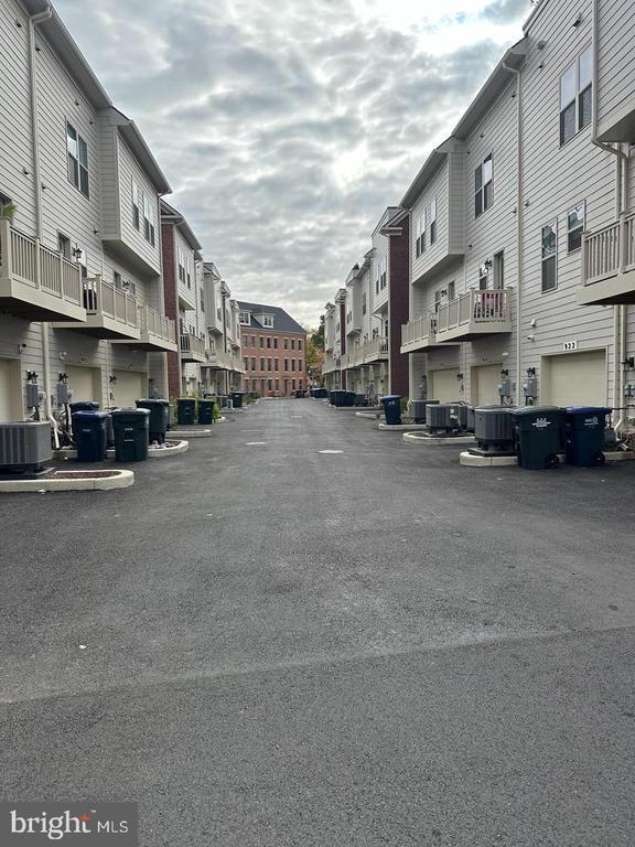 Photo - 946 Hts Aly SE