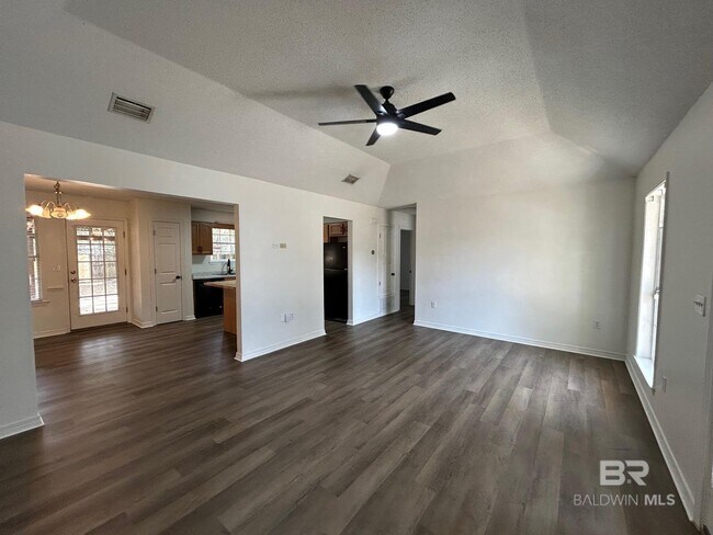 Photo - 112 Cluster Oaks Ct