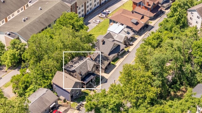 Photo - 352 Stewart St