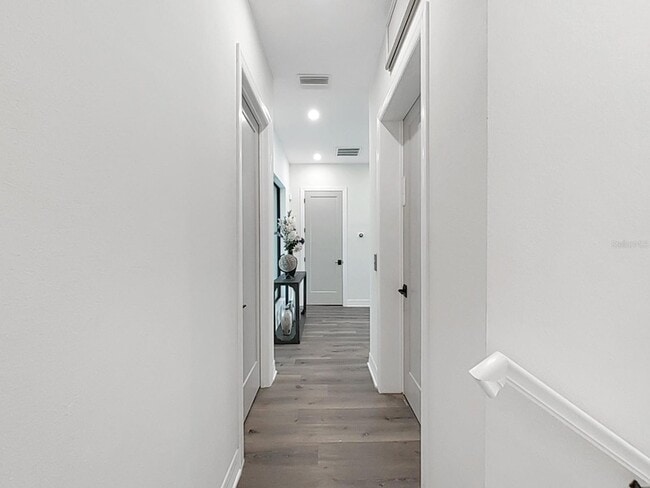 Photo - 882 Bay Point Dr