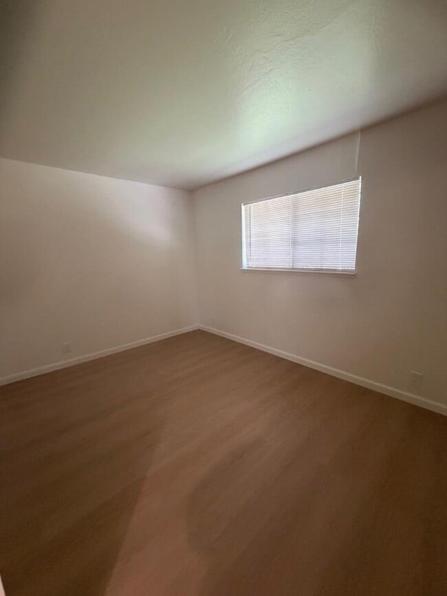 Photo - 715 Schafer Rd