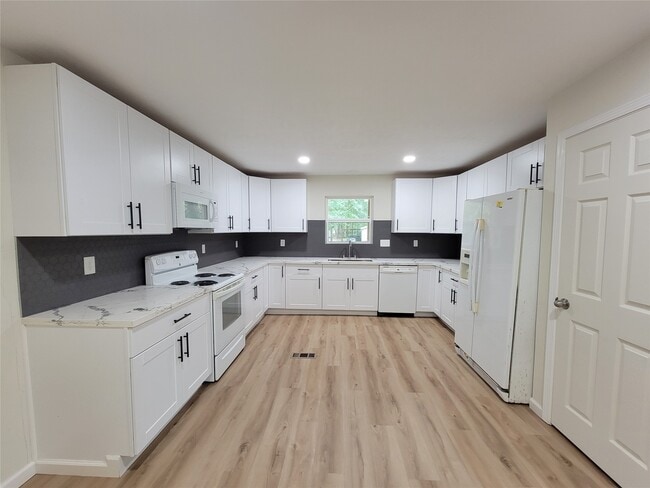 Photo - 13126 S Lee Shore Dr