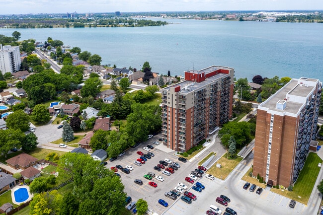 Photo - St. Clair Towers