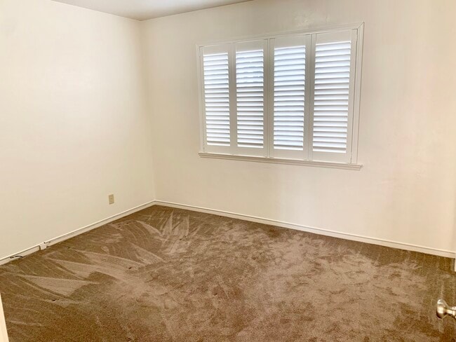 Bedroom - 216 Paramount Dr Unit 1