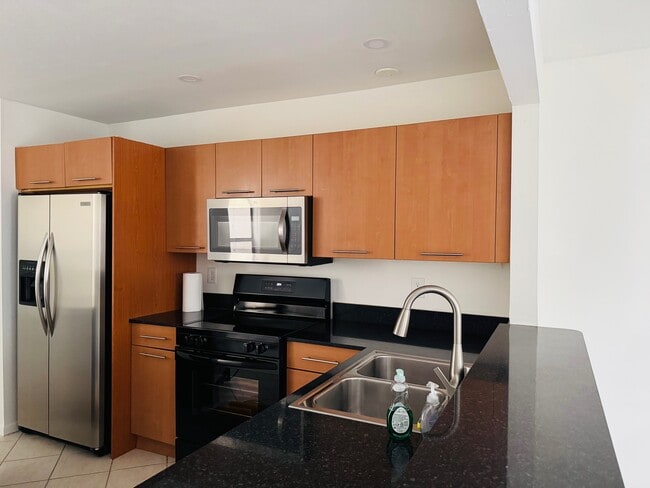 Photo - 343-308 Ives Dairy Rd