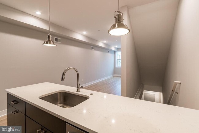 Building Photo - 1020 S 53rd St Unit 1 Rental