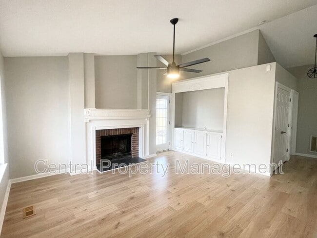 Photo - 108 Oak Valley Dr