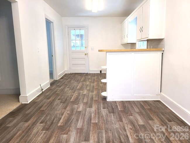Photo - 206 N Cloudman St