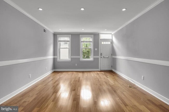 Building Photo - 1519 Montrose St