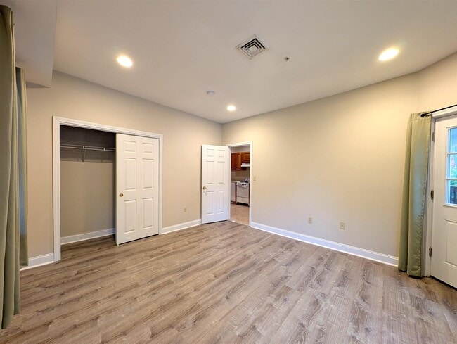 Photo - 454 Green St Unit 3