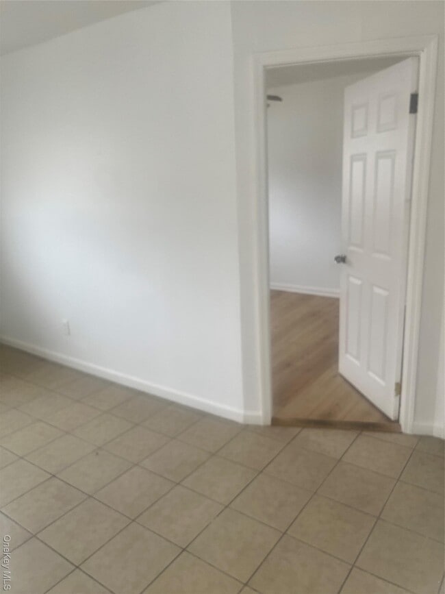 Photo - 14-11 Chandler St