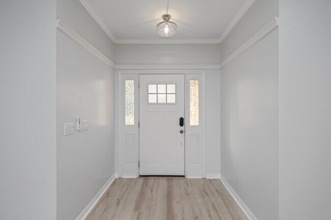 Photo - 1729 Wren Way