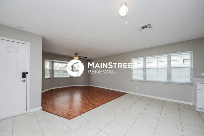 Photo - 3 Bedroom Pet-Friendly Home in Kissimmee, FL with Main Street Renewal