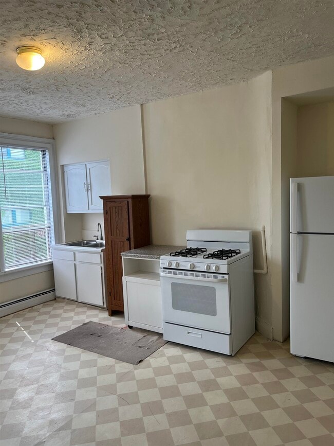 Photo - 527 Willow Ave