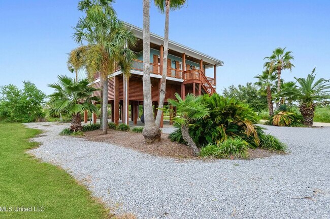 Photo - 218 Front St