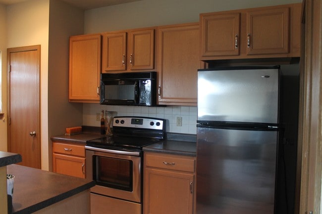 Photo - Sunset Ridge (young professional)