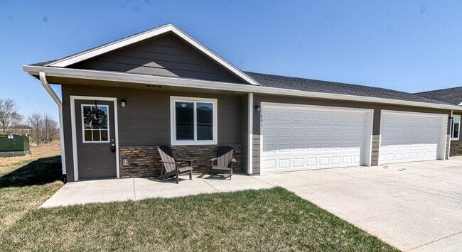 Photo - 3 Bedroom, Single-story Townhomes for rent...