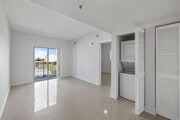 2BR, 2BA - 835SF - Living Room